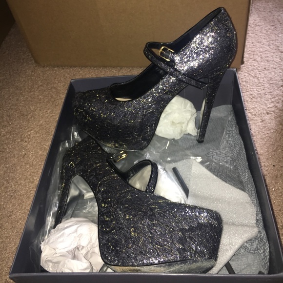 Heels - Picture 1 of 1